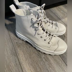 Sketchers Boots
